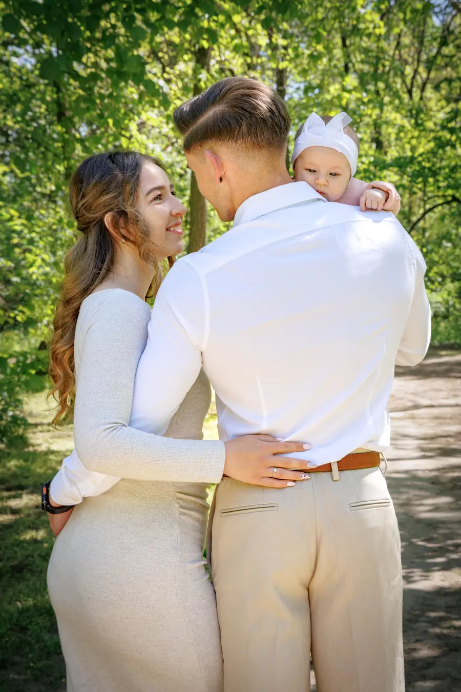 Családi fotó beállítás nélkül, gyerekekkel, természetes fényben, 9. kép